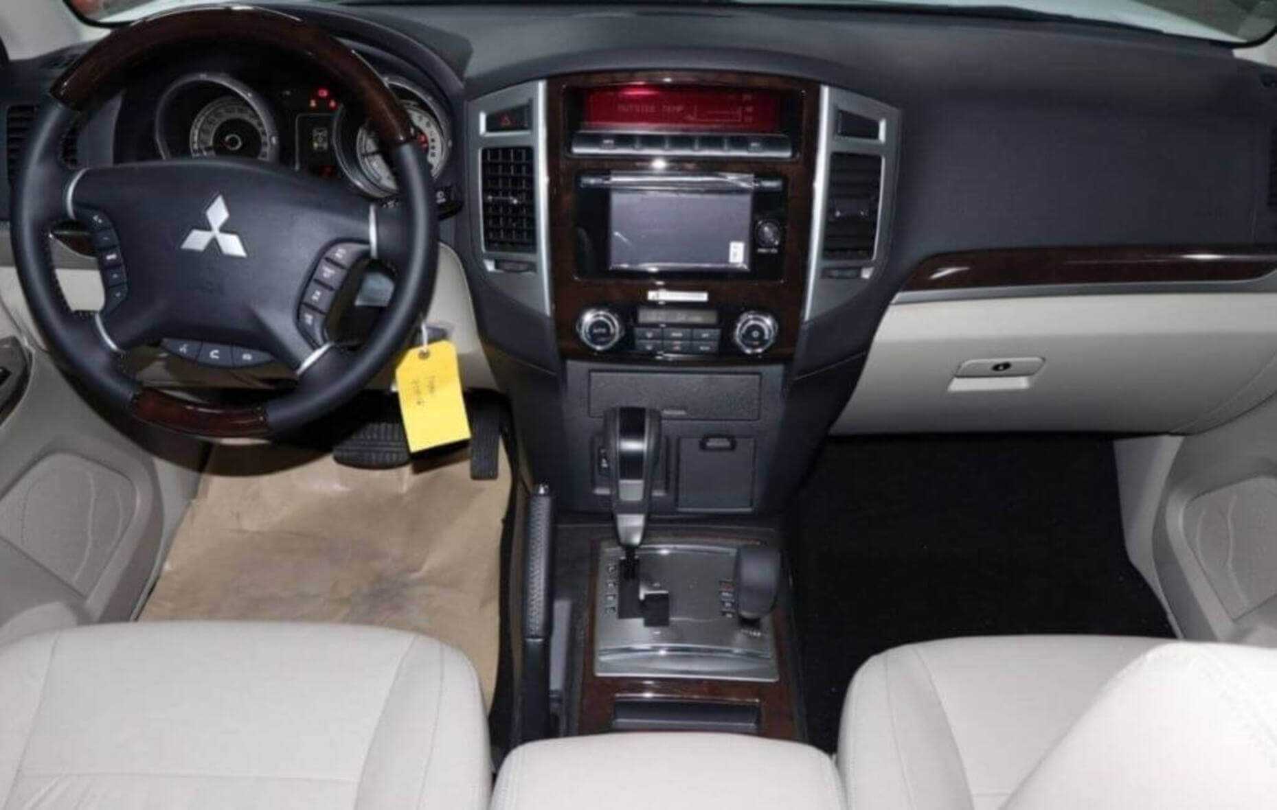 Brand New Mitsubishi Pajero S24 3.8L GLS 5 Door high 2020 | White / Black | For Export Only..-pic_5