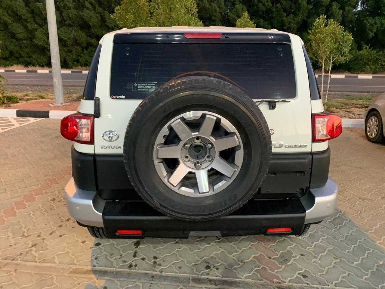 2022 White Toyota FJ Cruiser 4.0L-pic_5