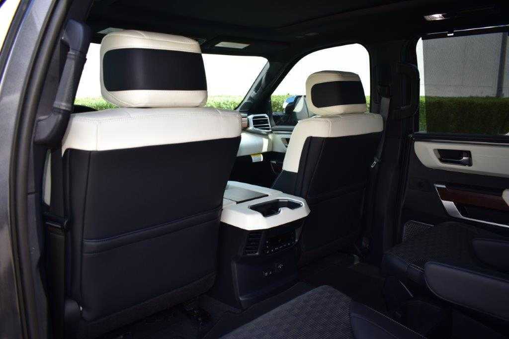 TOYOTA SEQUOIA-pic_5