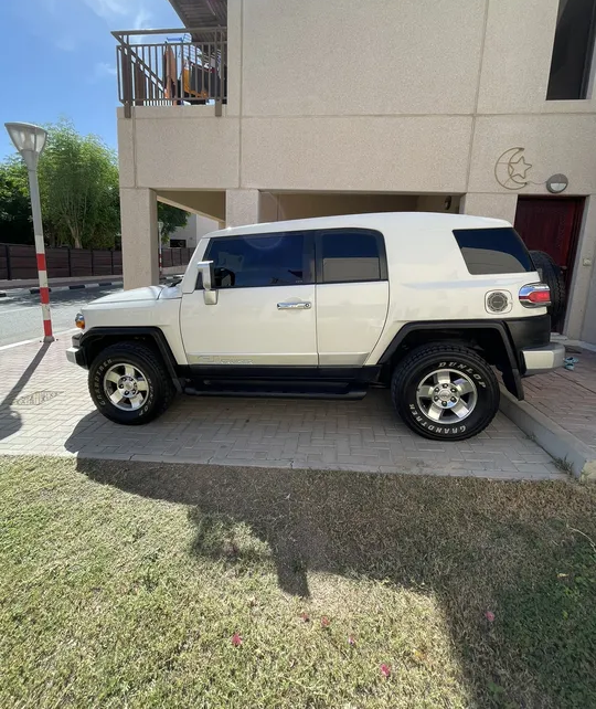 Toyota FJ Cruiser 2010 in Dubai-pic_2