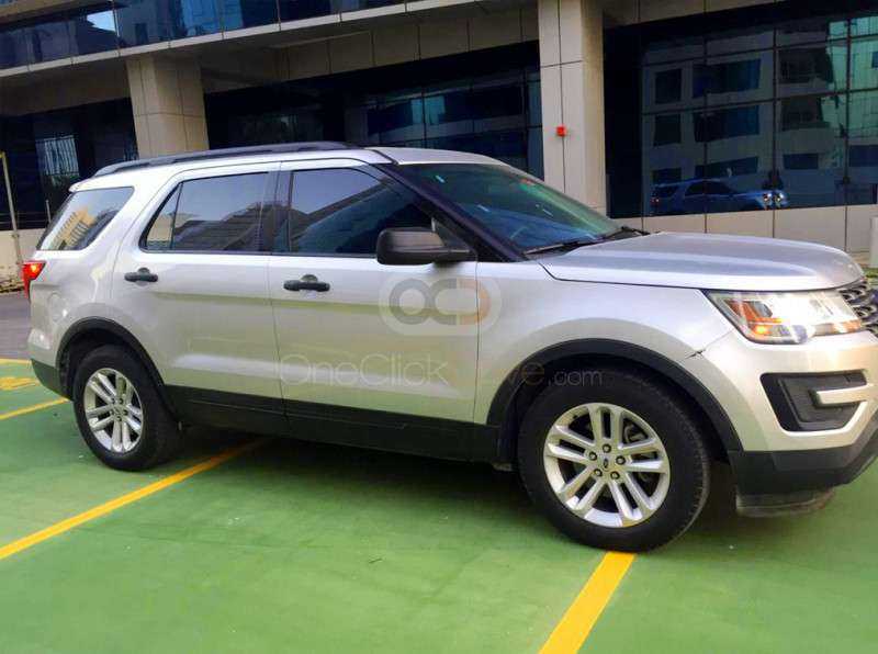 Rent Ford Explorer 2017 in Dubai - Comfortable SUV-pic_5