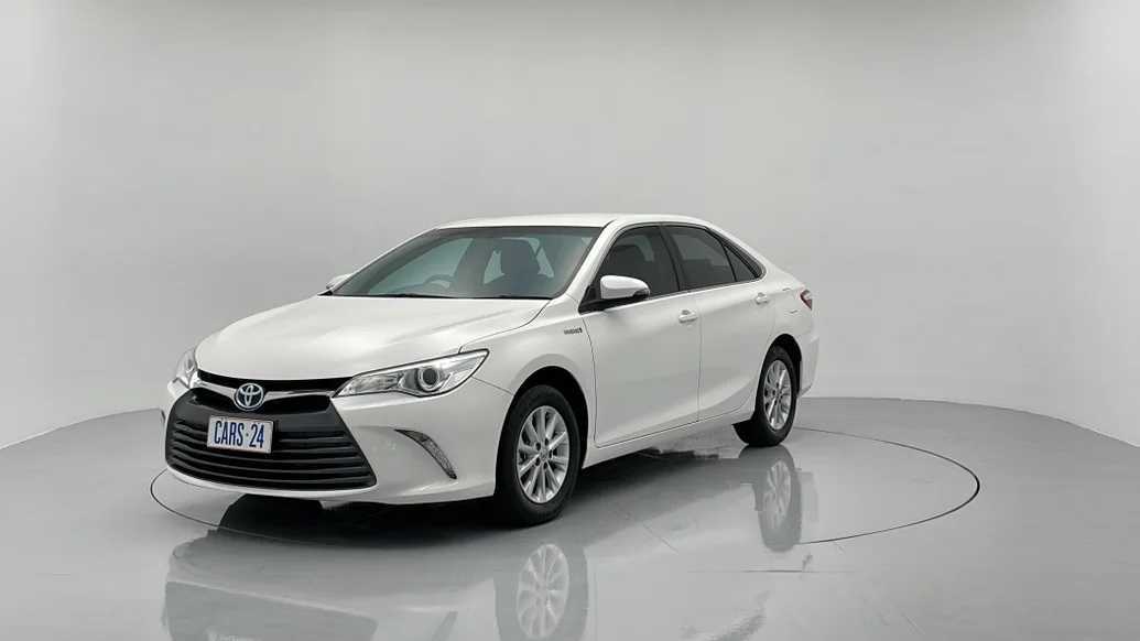 Rent a Toyota Camry SE 2016-pic_3