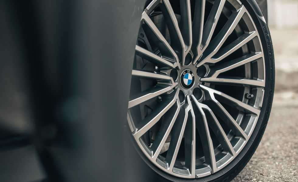 Rent 2018 BMW 750i M Sport-pic_3
