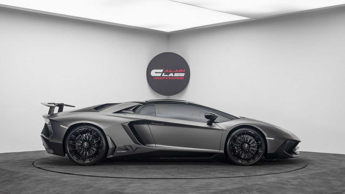 Rent Lamborghini Aventador 2022-pic_3