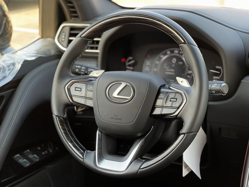 Lexus LX600 Signature-pic_4